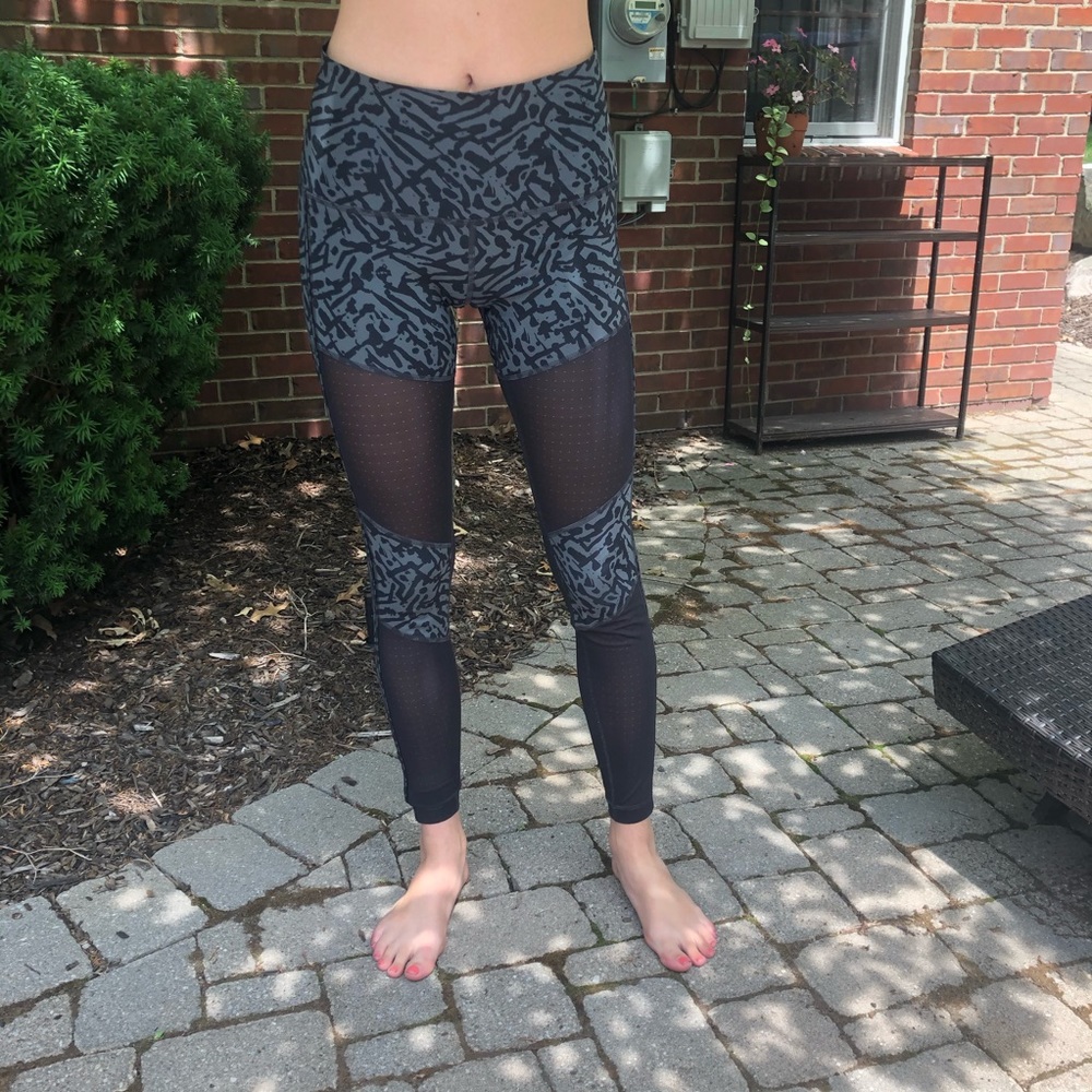 Lululemon Animal Print Mesh Leggings (6)